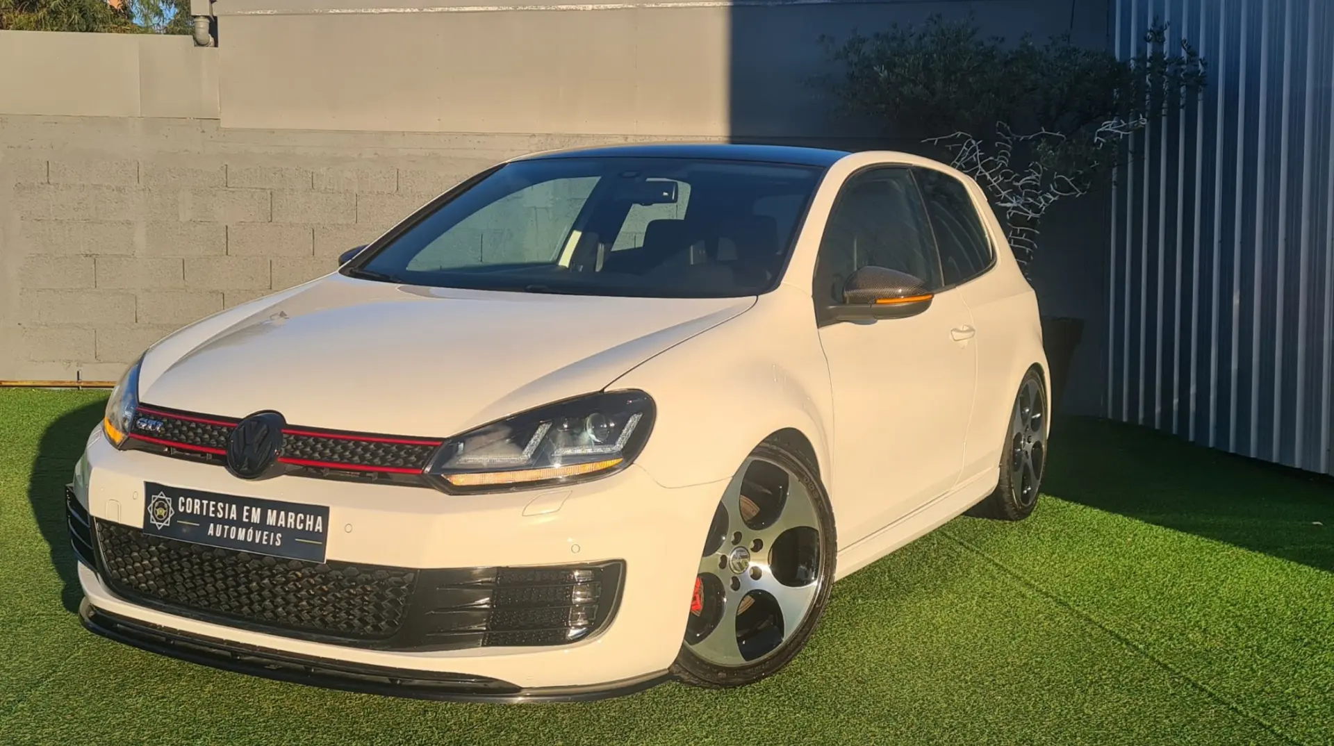 Volkswagen Golf GTI 2.0TFSi 1