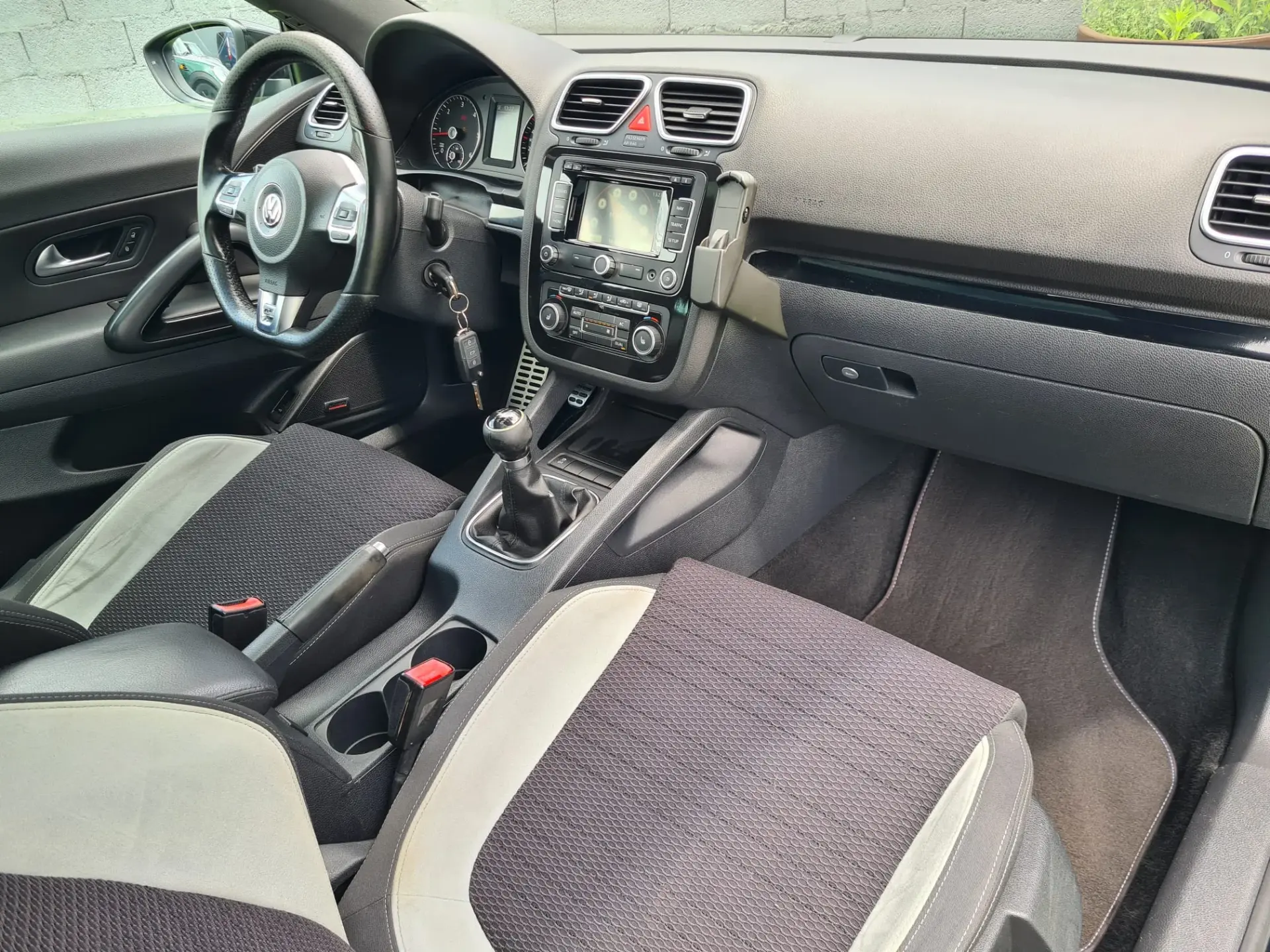 Volkswagen Scirocco 2.0 TDi R-Line 7