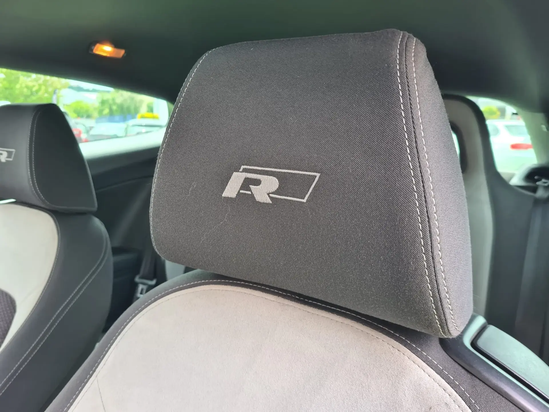 Volkswagen Scirocco 2.0 TDi R-Line 11