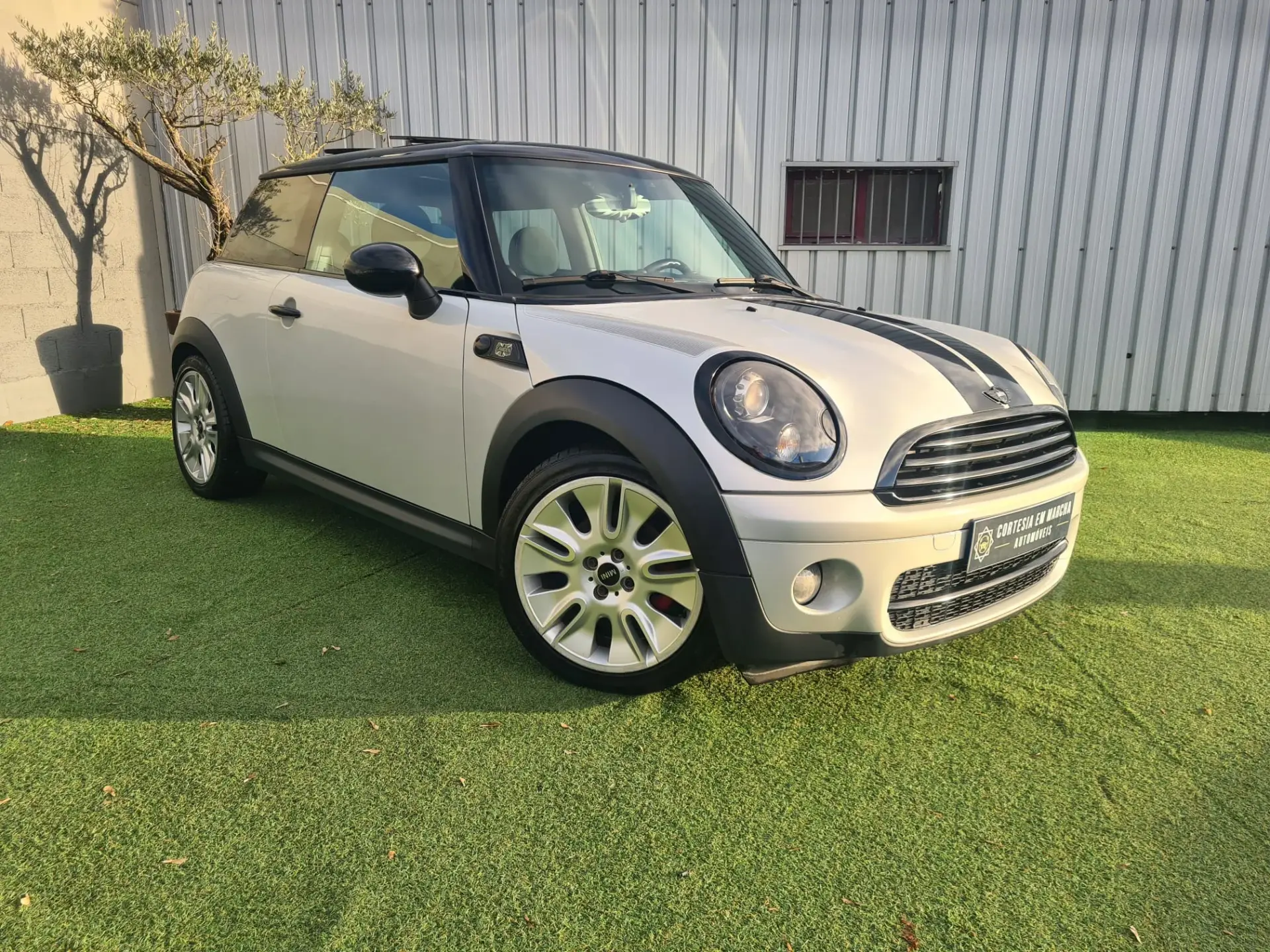 MINI 3 Portas Cooper 50 CAMDEN 2