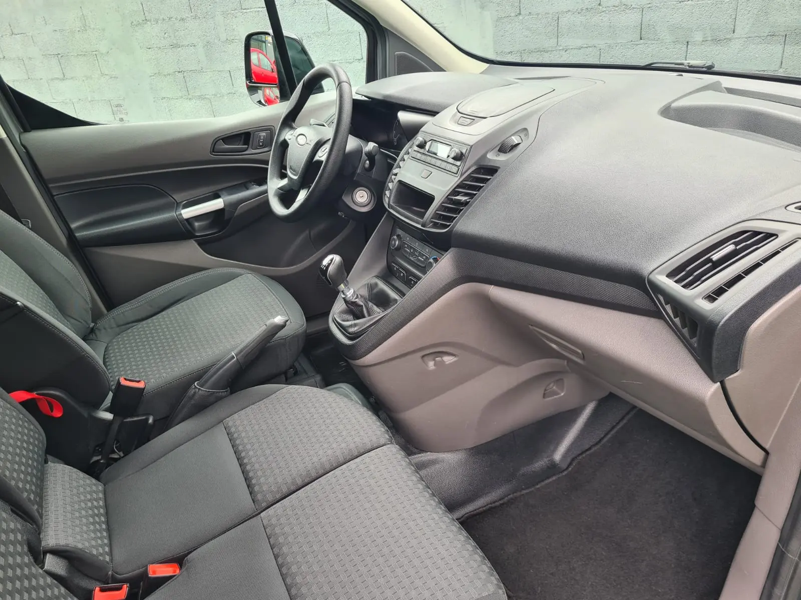 Ford Transit Connect 11