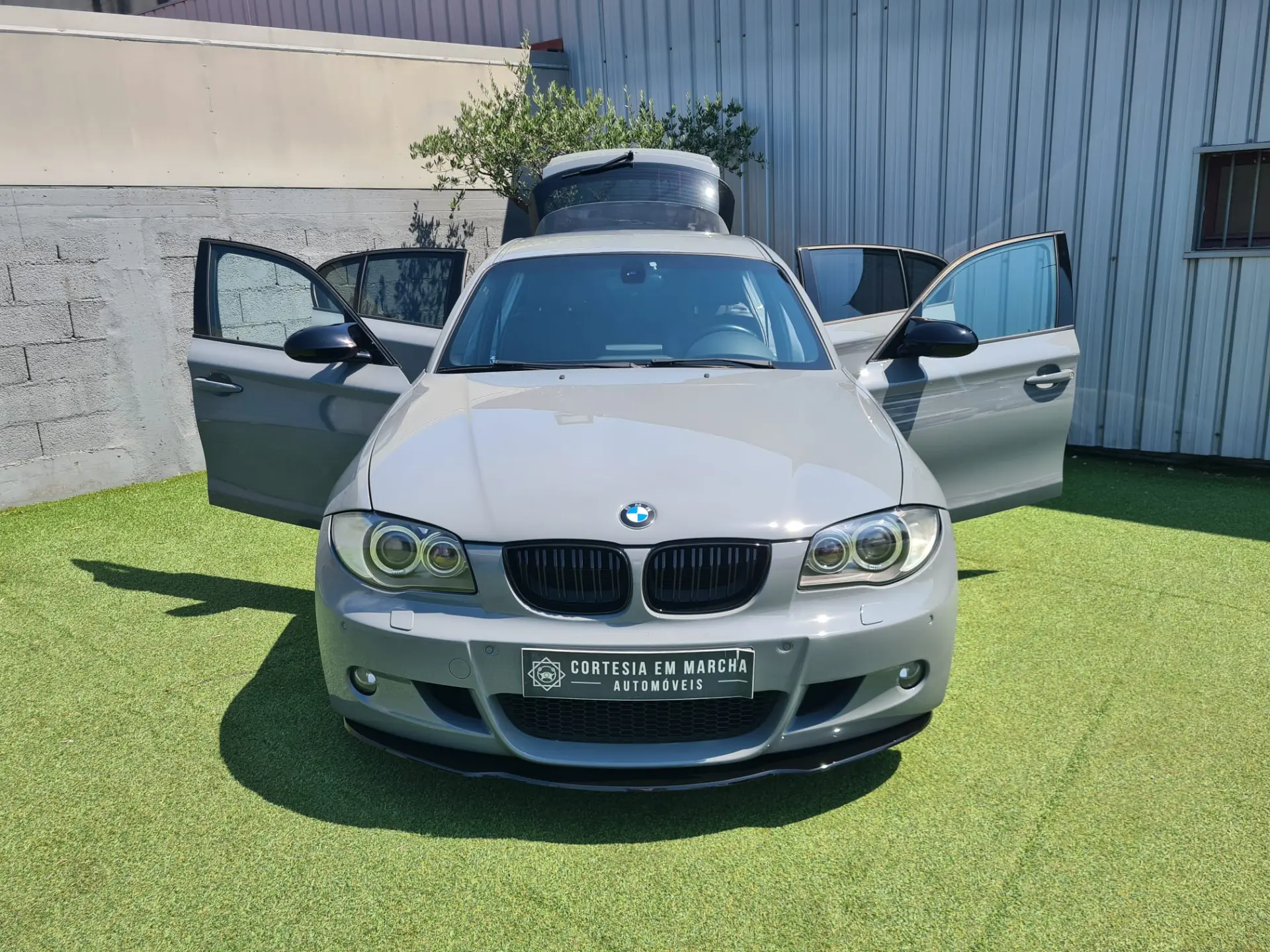 BMW 118 d Pack M 14