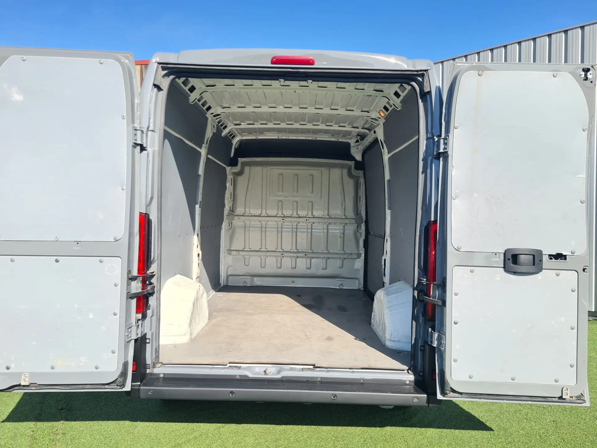 Citroen Jumper 2.0 BlueHDi 35 L2H2 11