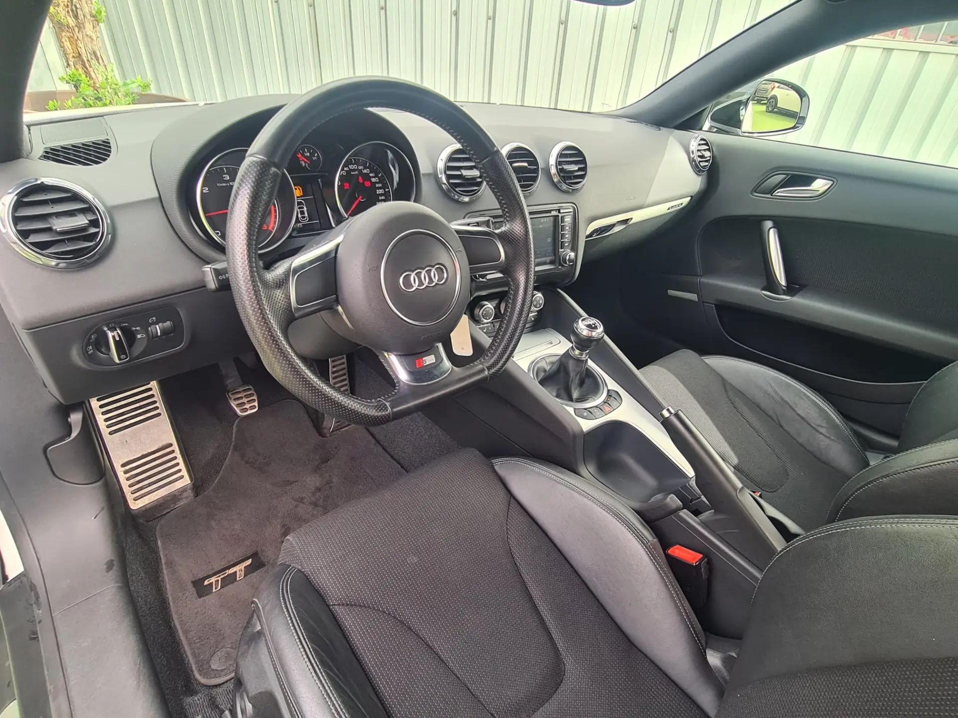 Audi TT Coupé 2.0 TDI quattro S-line 5