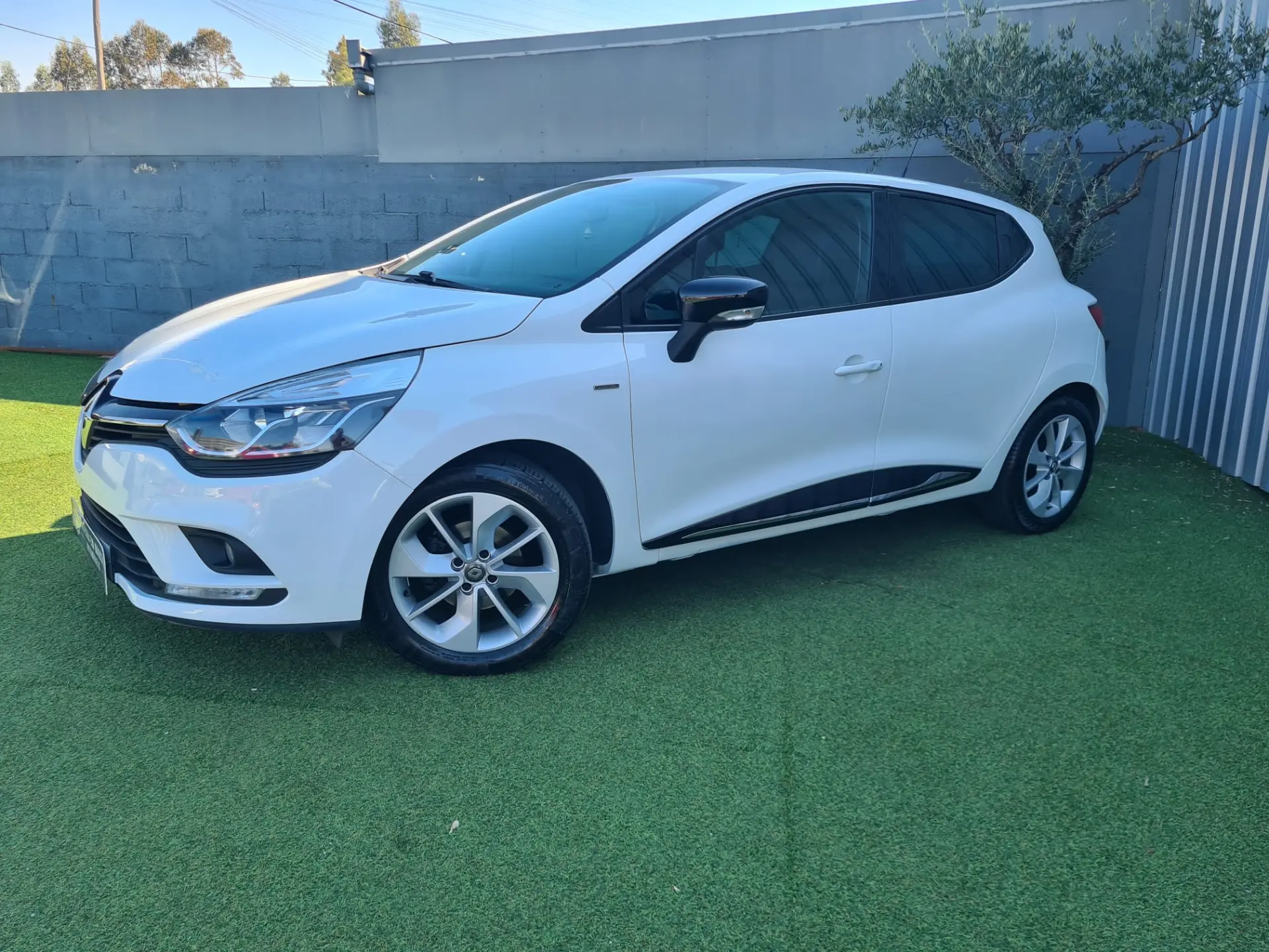 Renault Clio 0.9 TCE Limited 1