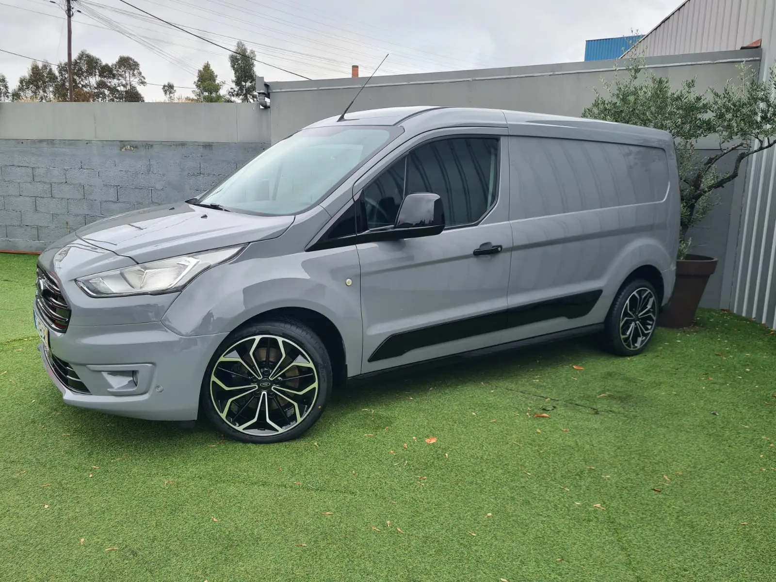 Ford Transit Connect 1