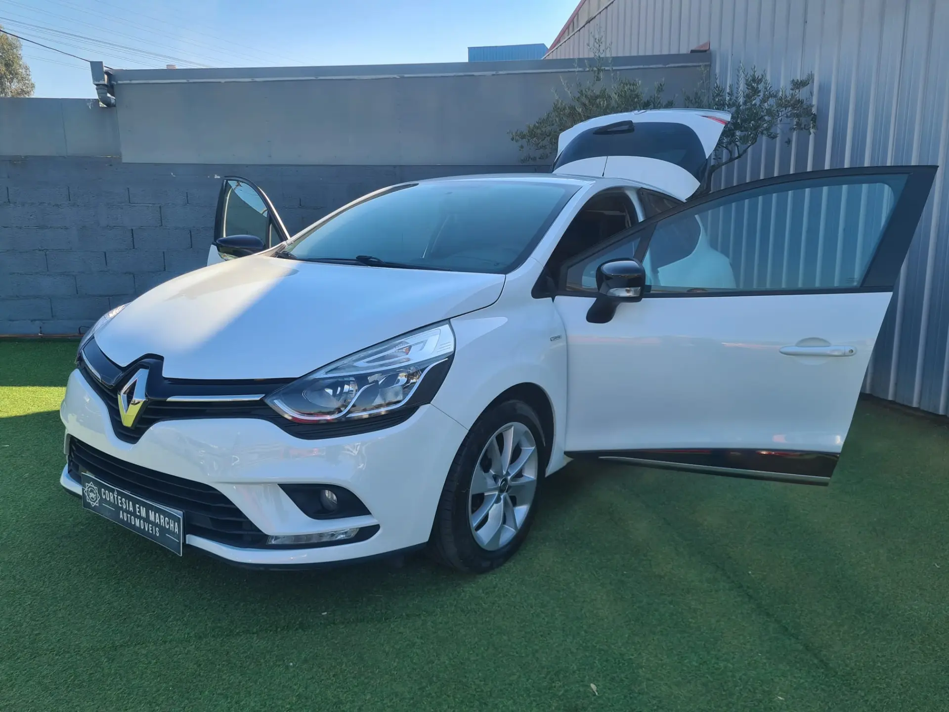 Renault Clio 0.9 TCE Limited 14