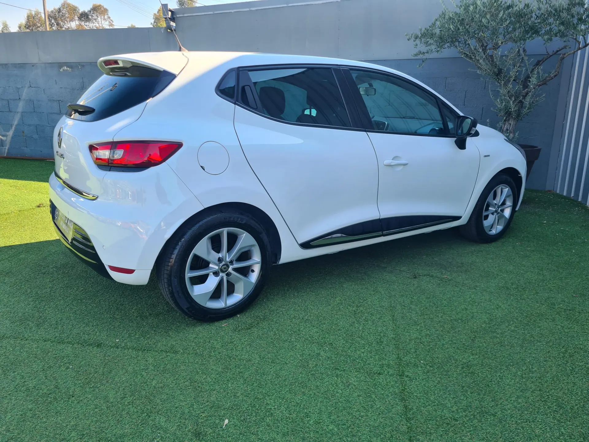 Renault Clio 0.9 TCE Limited 4