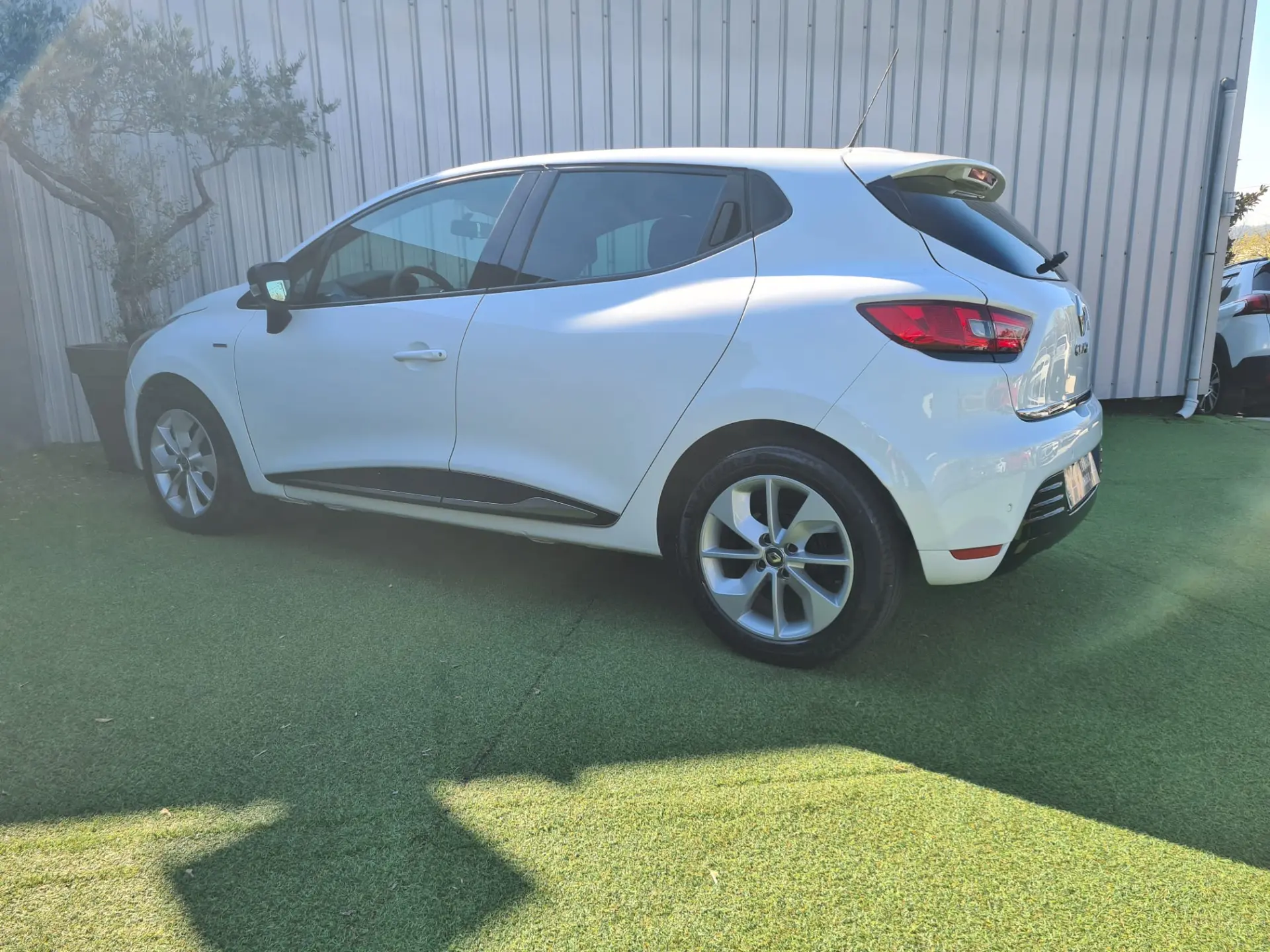 Renault Clio 0.9 TCE Limited 3