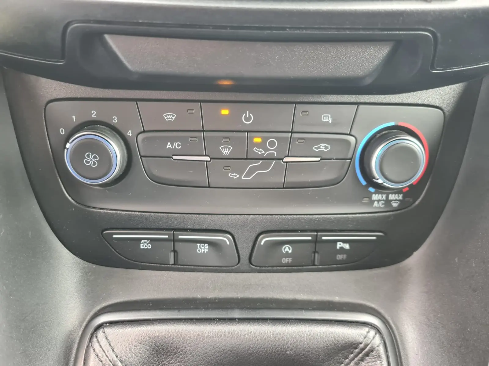 Ford Transit Connect 8