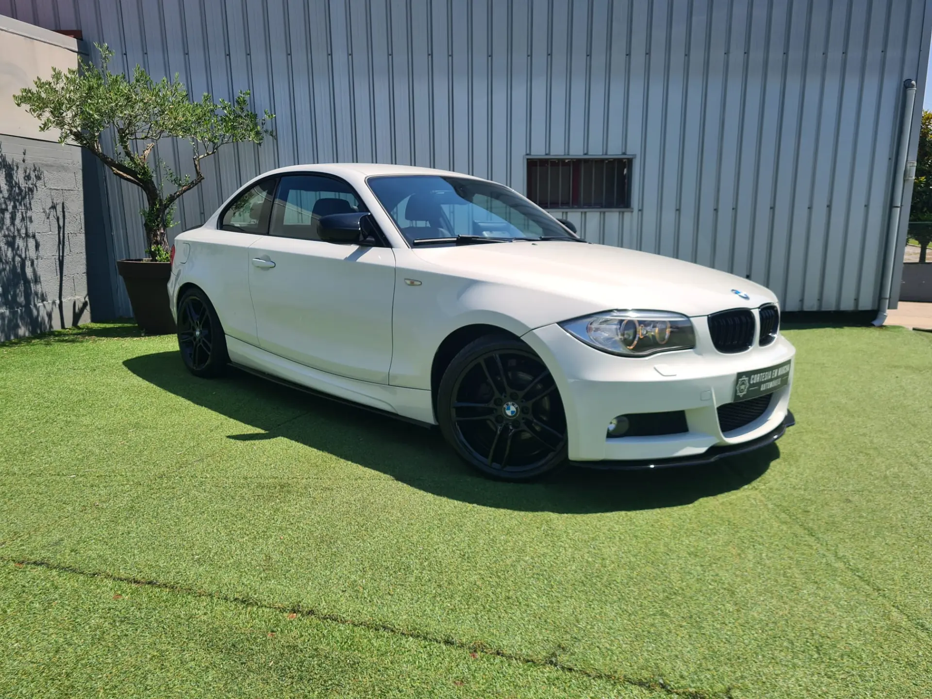 BMW 118 d Limited Edition Lifestyle c/ M Sport Pack 2