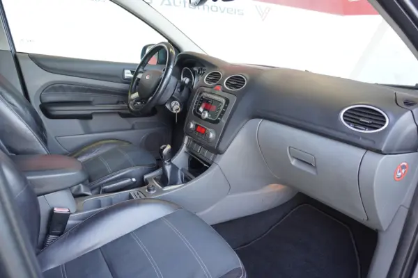 Ford Focus 1.6 TDCi Ghia 12