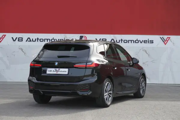 BMW 218 Active Tourer i Pack Desportivo M Auto 3