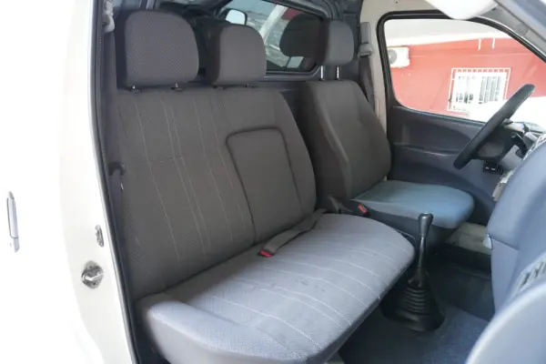 Toyota HiAce 2.5 D-4D Service 2.8T 8
