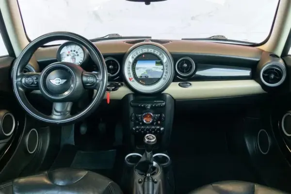 MINI 3 Portas One D 4