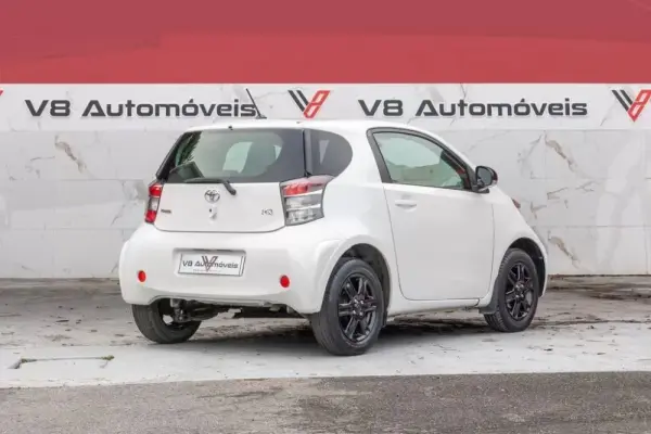 Toyota iQ 1.0 VVT-i 2 EP+NAVI+Bluetooth 3