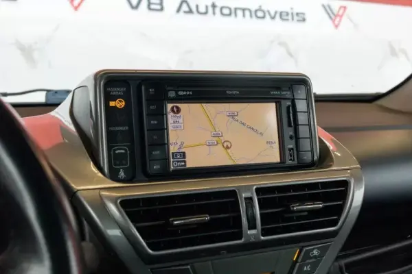 Toyota iQ 1.0 VVT-i 2 EP+NAVI+Bluetooth 8