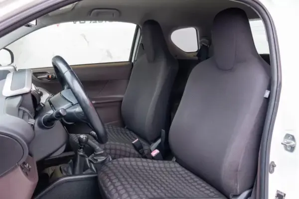 Toyota iQ 1.0 VVT-i 2 EP+NAVI+Bluetooth 18