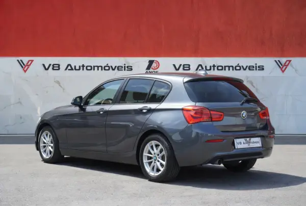 BMW 116 d Line Urban Auto 3