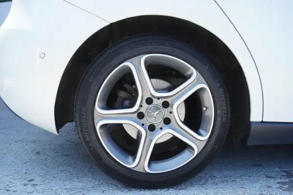 Mercedes-Benz A 180 d Business Solutions 15