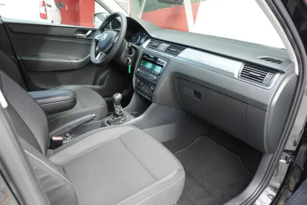 Skoda Rapid Spaceback 1.6 TDi Elegance 13