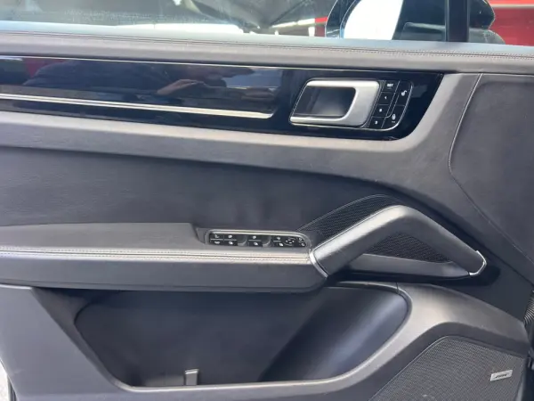 Porsche Cayenne E-Hybrid Tiptronic S 8