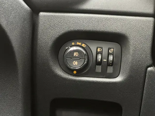 Opel Corsa 1.3 CDTI Go! 95g 12