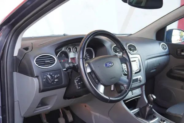 Ford Focus 1.6 TDCi Ghia 7