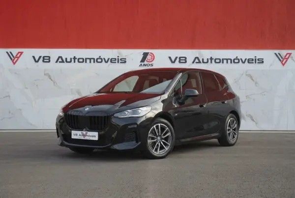 BMW 218 Active Tourer i Pack Desportivo M Auto 1