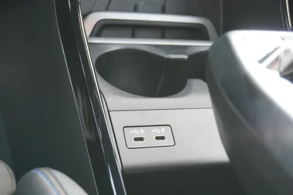 BMW 218 Active Tourer i Pack Desportivo M Auto 22