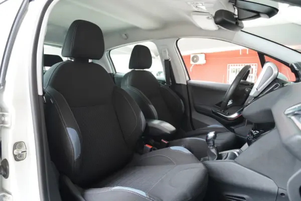 Peugeot 208 1.4 HDi Access 15