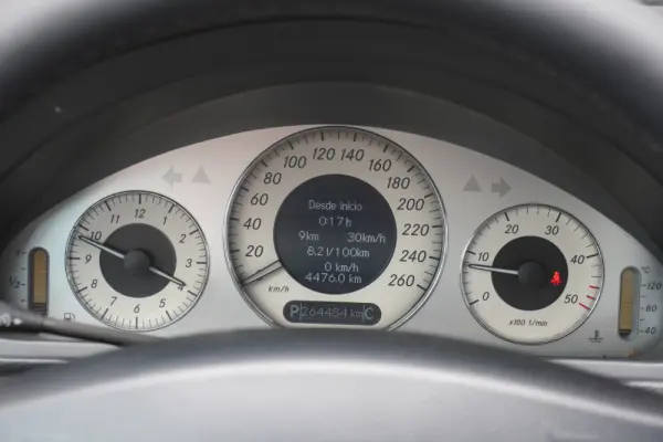 Mercedes-Benz E 220 CDI Avantgarde Aut. 10