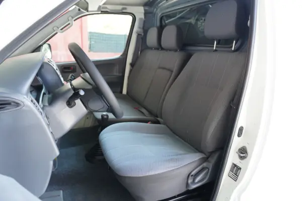 Toyota HiAce 2.5 D-4D Service 2.8T 12