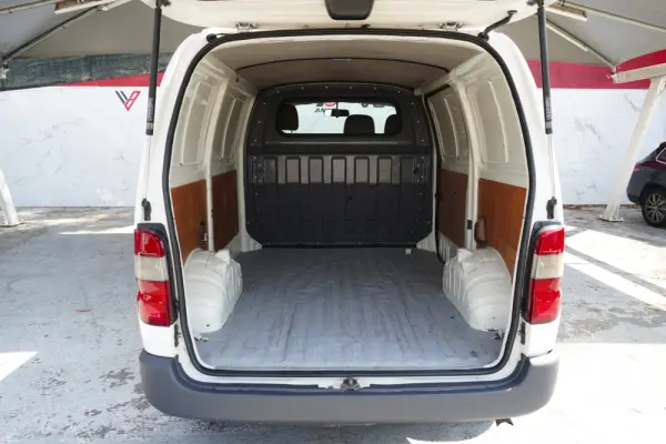 Toyota HiAce 2.5 D-4D Service 2.8T 19