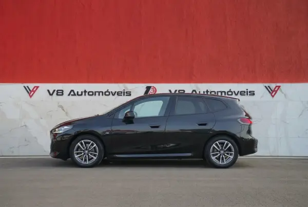 BMW 218 Active Tourer i Pack Desportivo M Auto 2