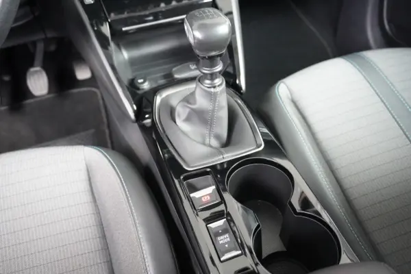 Peugeot 208 1.2 PureTech Allure 17