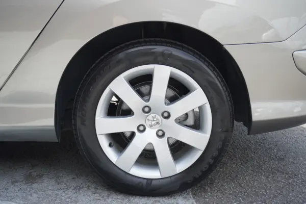 Peugeot 308 SW 1.6 HDi Executive CVM6 19