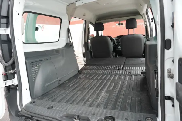 Renault Kangoo Maxi 33 (c/ Bateria) 14