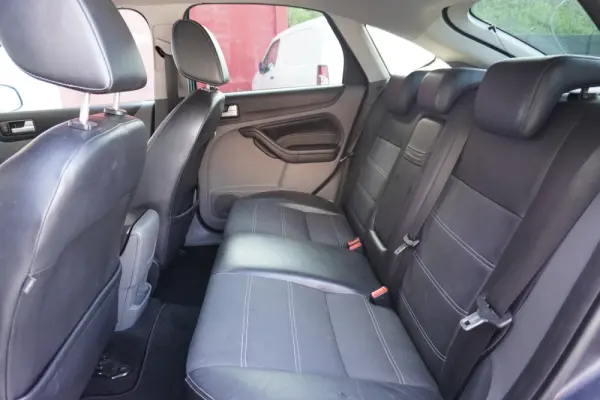 Ford Focus 1.6 TDCi Ghia 8