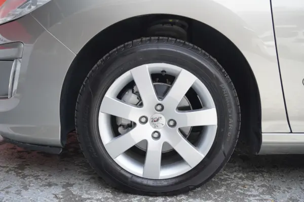 Peugeot 308 SW 1.6 HDi Executive CVM6 18