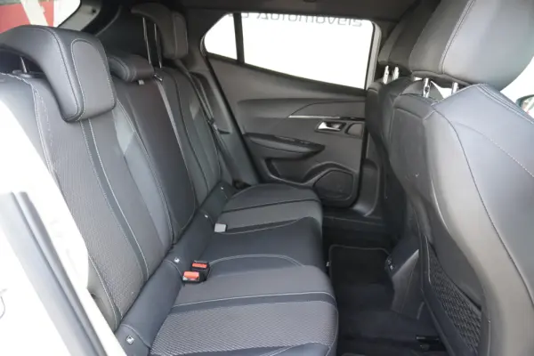 Peugeot 2008 1.2 PureTech GT EAT8 16