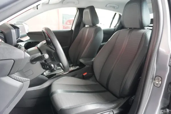 Peugeot 208 1.2 PureTech Allure 6