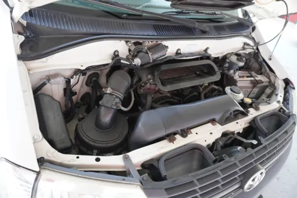 Toyota HiAce 2.5 D-4D Service 2.8T 18