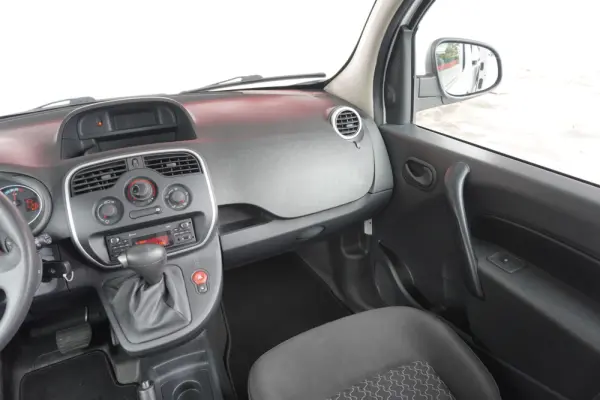 Renault Kangoo Maxi 33 (c/ Bateria) 10