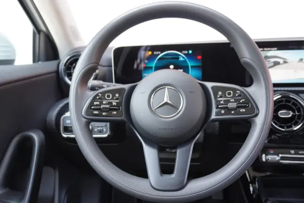 Mercedes-Benz A 180 d Business Solutions 7