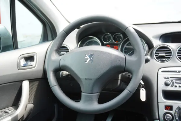Peugeot 308 SW 1.6 HDi Executive CVM6 9