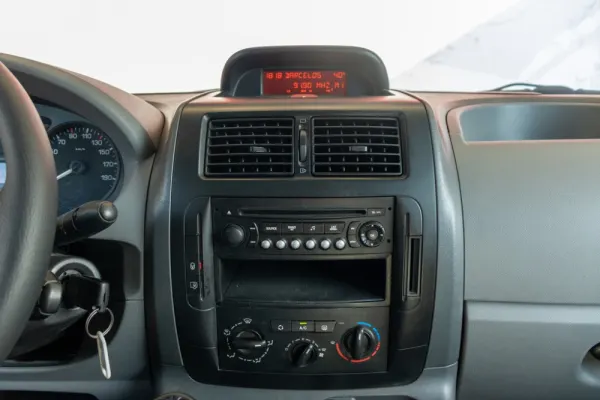 Peugeot Expert 1.6 HDi L1 Confort AC 13