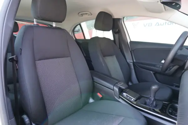 Mercedes-Benz A 180 d Business Solutions 12