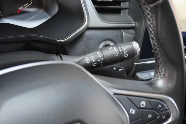 Renault Captur BLUE dCi 115 EDC INTENS 8