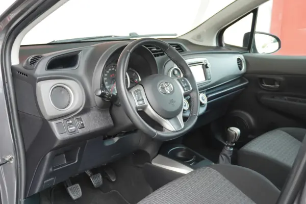 Toyota Yaris 1.4 D-4D ACtive+AC 99g 6